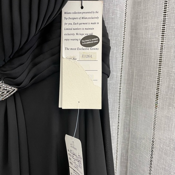 Short Strapless Formal Dress by Milano size Small, grey with rhinestone broach - Picture 3 of 8